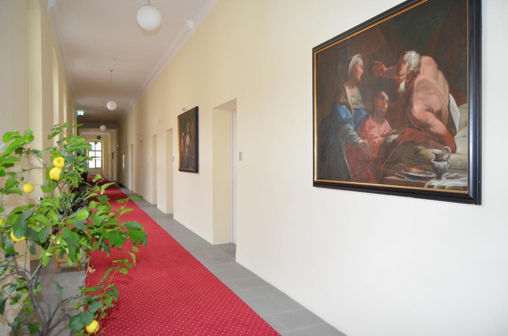 Gastehaus Im Priesterseminar Salzburgo Exterior foto